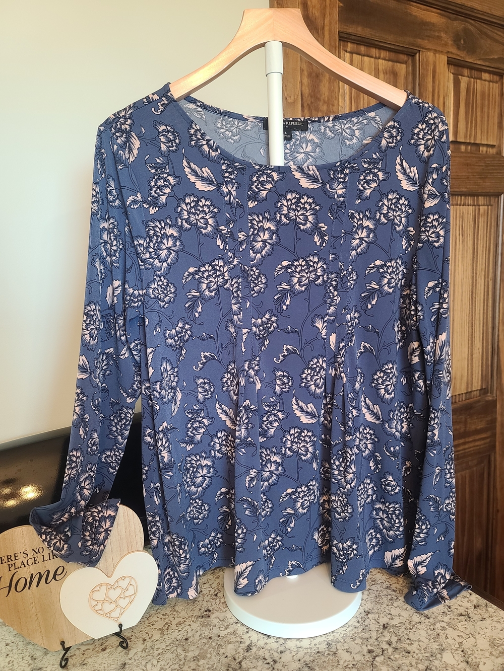 Banana Republic Blue Floral Long-Sleeve Scoop Neck Top